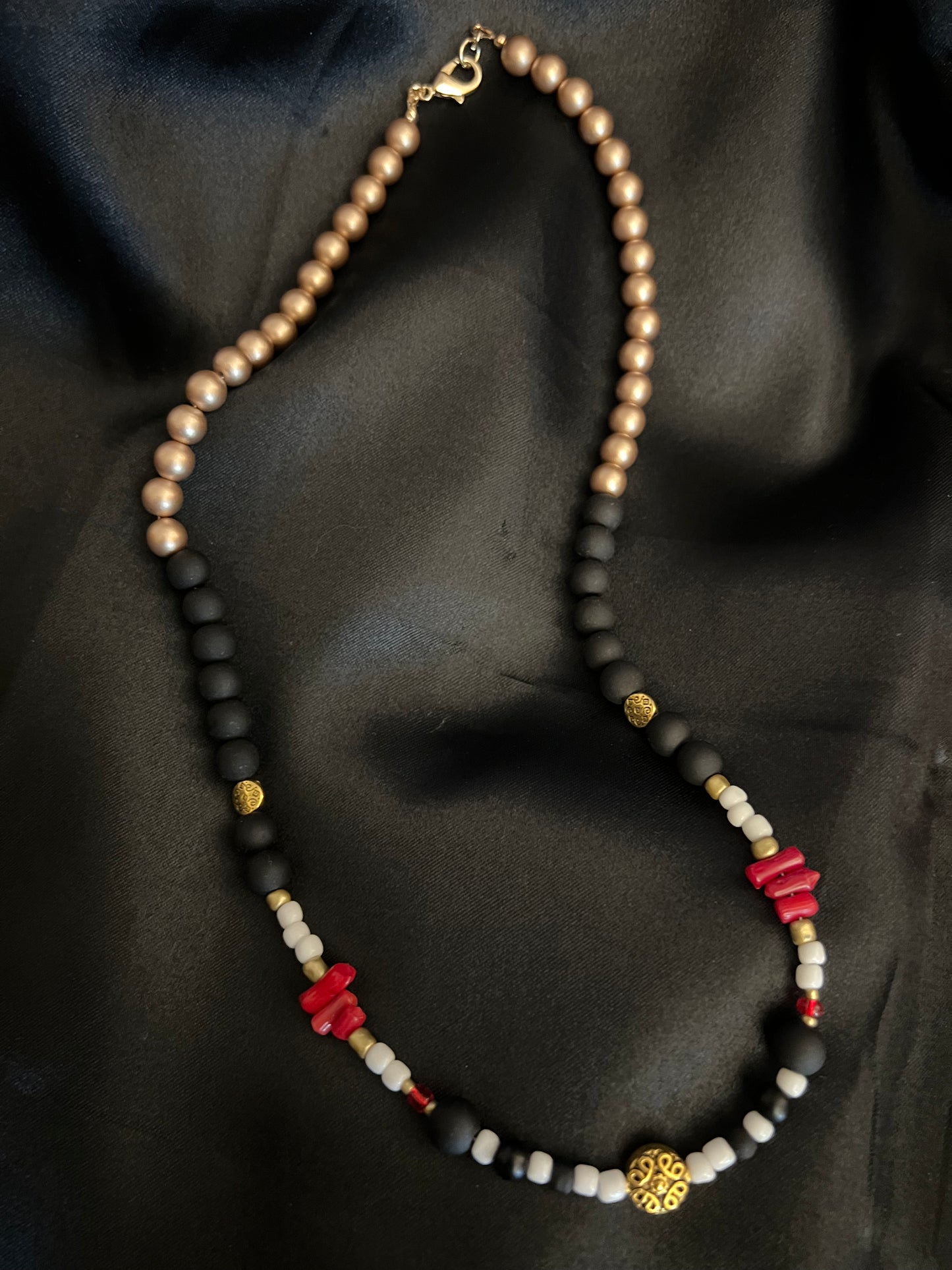 T01 1a Necklace "Teeth"